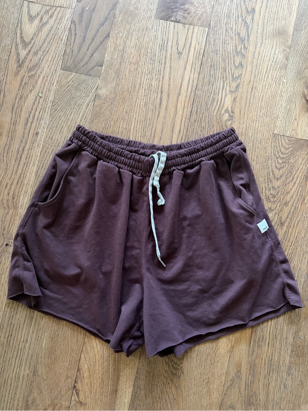 Vuori Women's Boyfriend Short brown
Maroon medium small